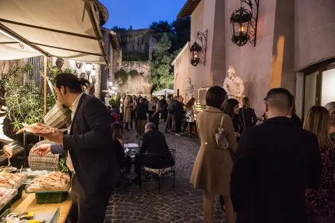 Buffet servito nella corte del Boscolo Circo Massimo