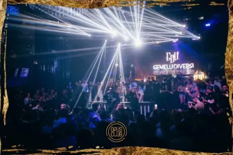 Dancefloor dell’Opus Club di Roma con giochi di laser sul pubblico